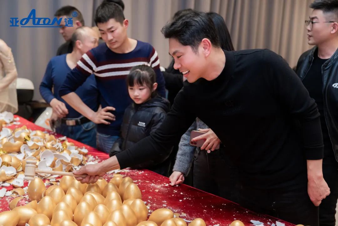 1712884858115712.jpg 18.jpg